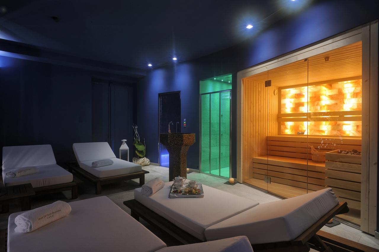 De Paris Hotel 4*