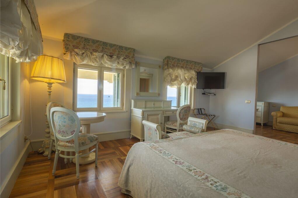 De Paris 4*