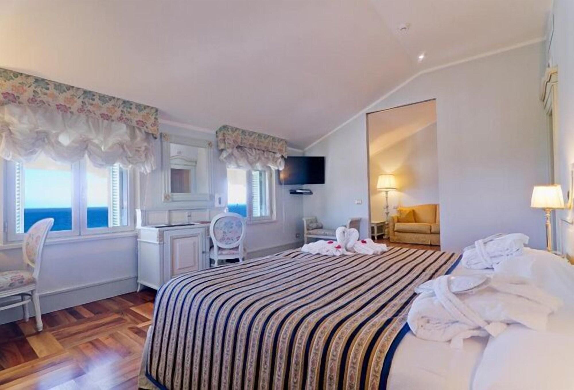 Hotel De Paris