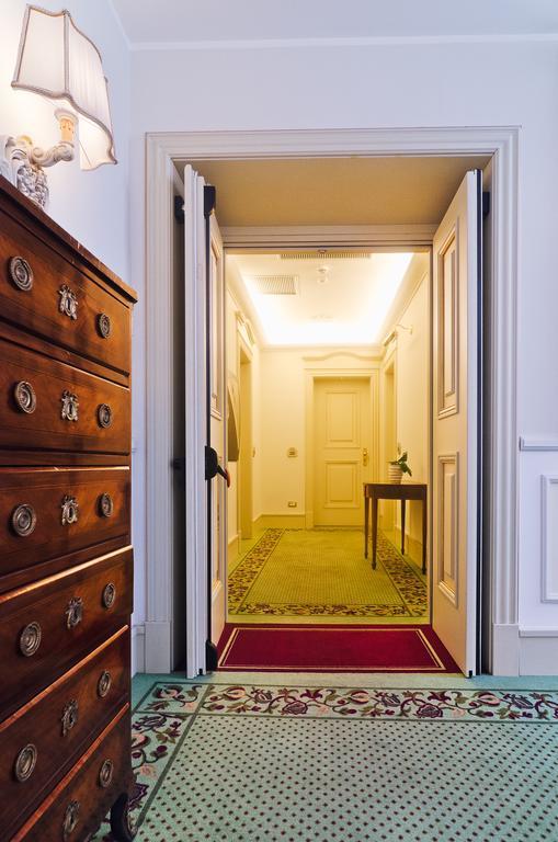 De Paris Hotel 4*