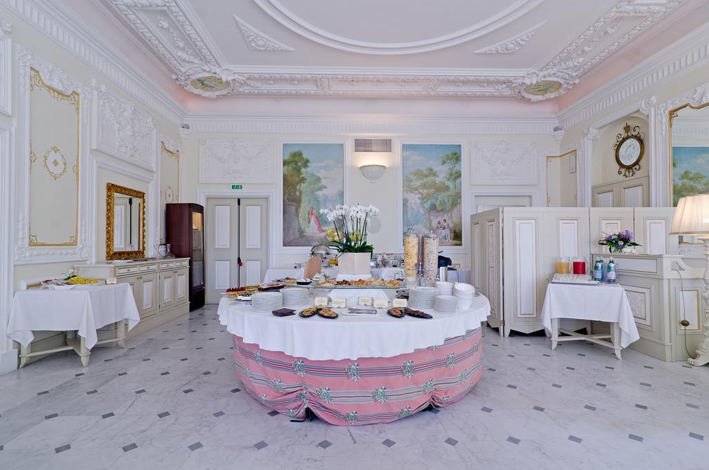 De Paris Hotel