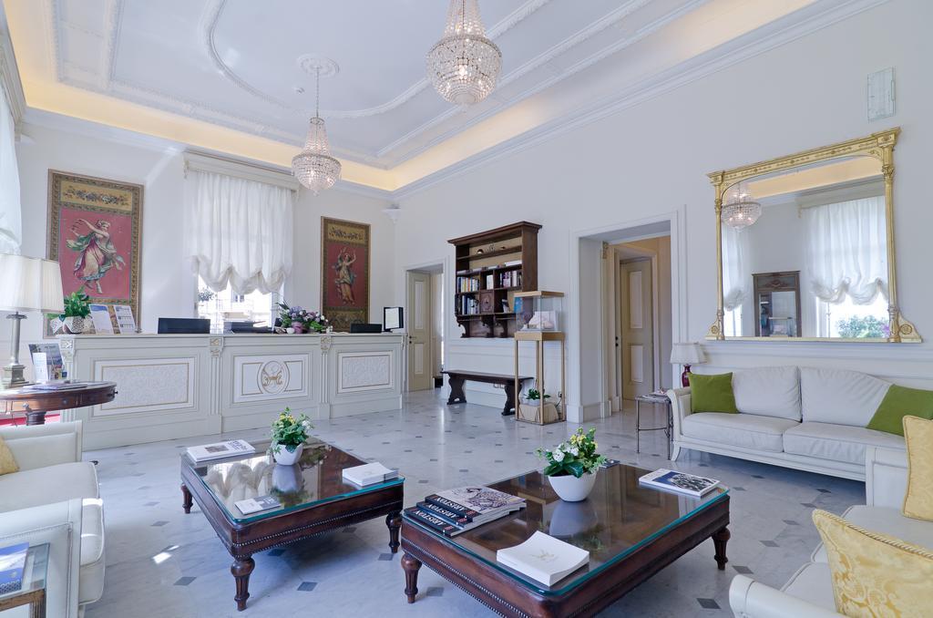 Hotel De Paris